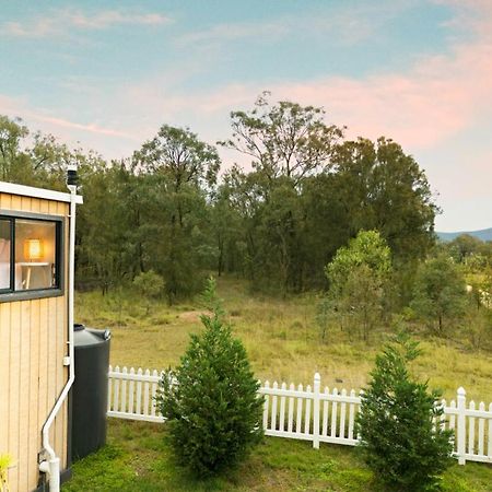 Yellow Rock Views By Tiny Away Broke Exterior photo