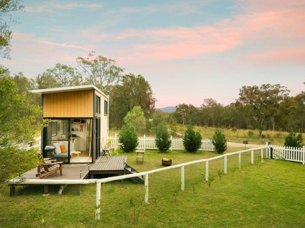 Yellow Rock Views By Tiny Away Broke Exterior photo
