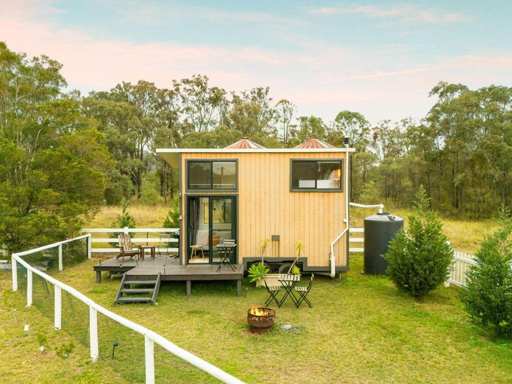 Yellow Rock Views By Tiny Away Broke Exterior photo