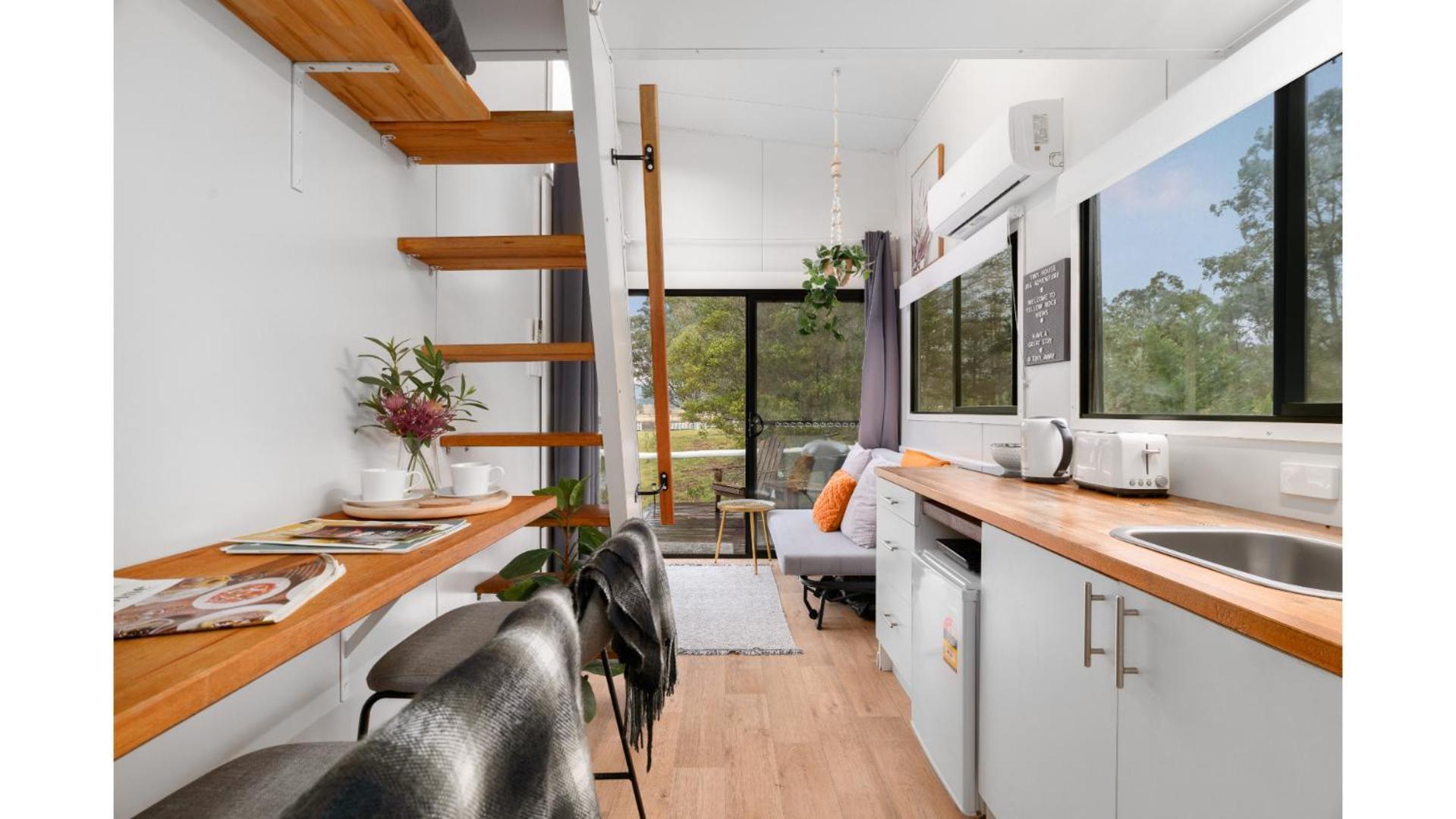 Yellow Rock Views By Tiny Away Broke Exterior photo