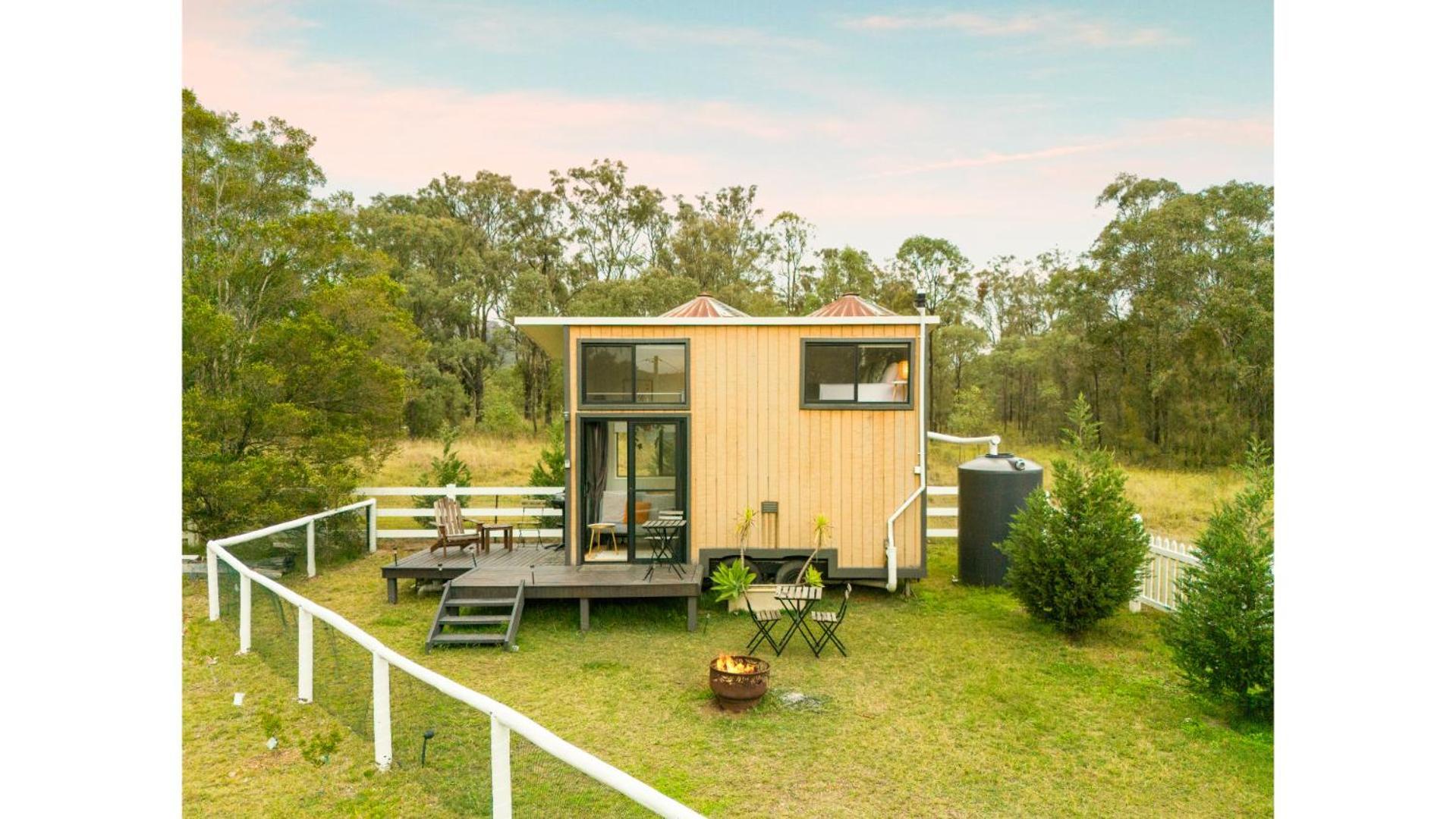 Yellow Rock Views By Tiny Away Broke Exterior photo